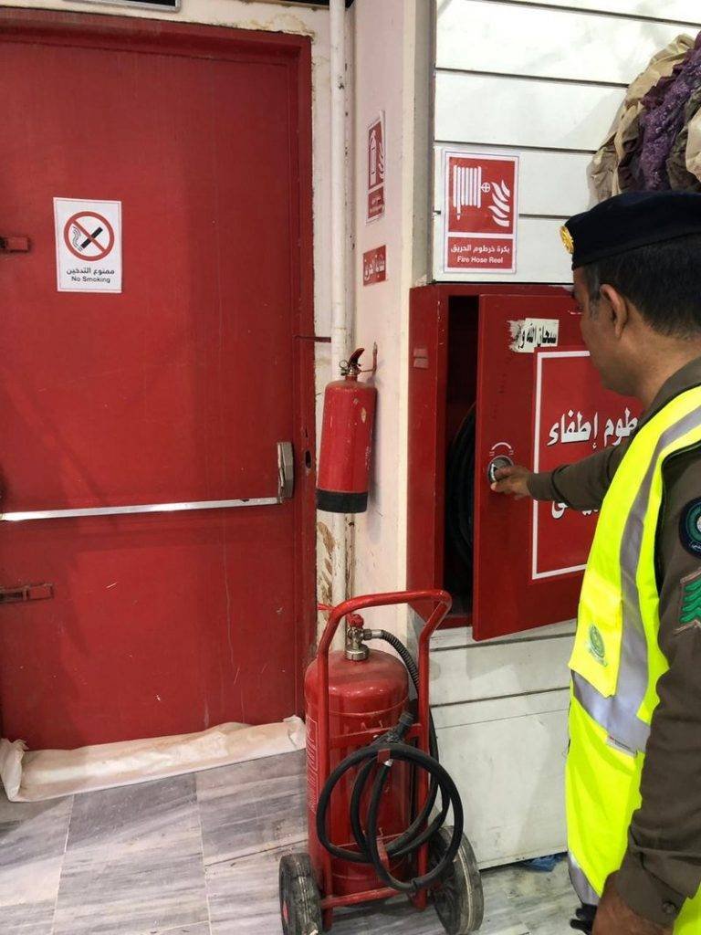 مدني الرياض يخالف 49 موقعاً ويوقف مؤقتاً 8 مواقع مدني الرياض يخالف 49 موقعاً ويوقف مؤقتاً 8 مواقع