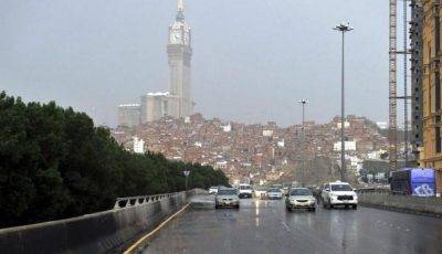 هطول أمطار غزيرة على مكة.. و«911»: الحيطة والحذر