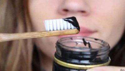 دراسة حديثة تحسم جدل فوائد الفحم في تنظيف الأسنان
