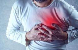 اخصائي قلب يوضح أعراض النوبة القلبية وكيفية انعاش المريض لنفسه
