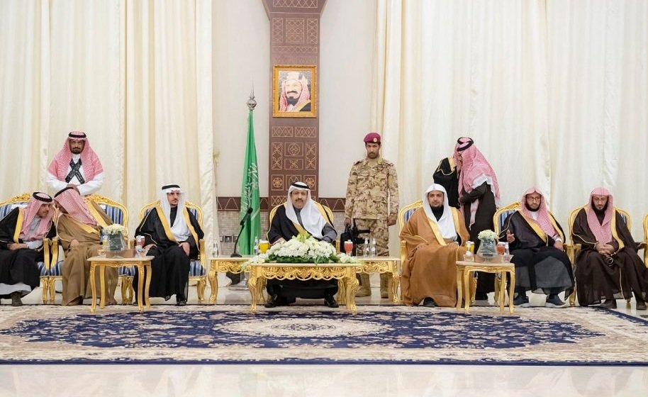 أمير الباحة يستقبل المسؤولين والمواطنين في جلسته الأسبوعية - أمير منطقة الباحة يستقبل المسؤولين والمواطنين في جلسته الأسبوعية