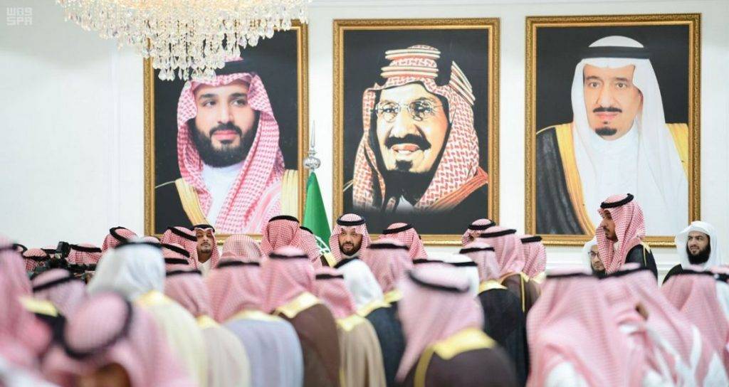 أمير منطقة الحدود الشمالية يستقبل المواطنين ومسؤولي المنطقة أمير منطقة الحدود الشمالية يستقبل المواطنين ومسؤولي المنطقة