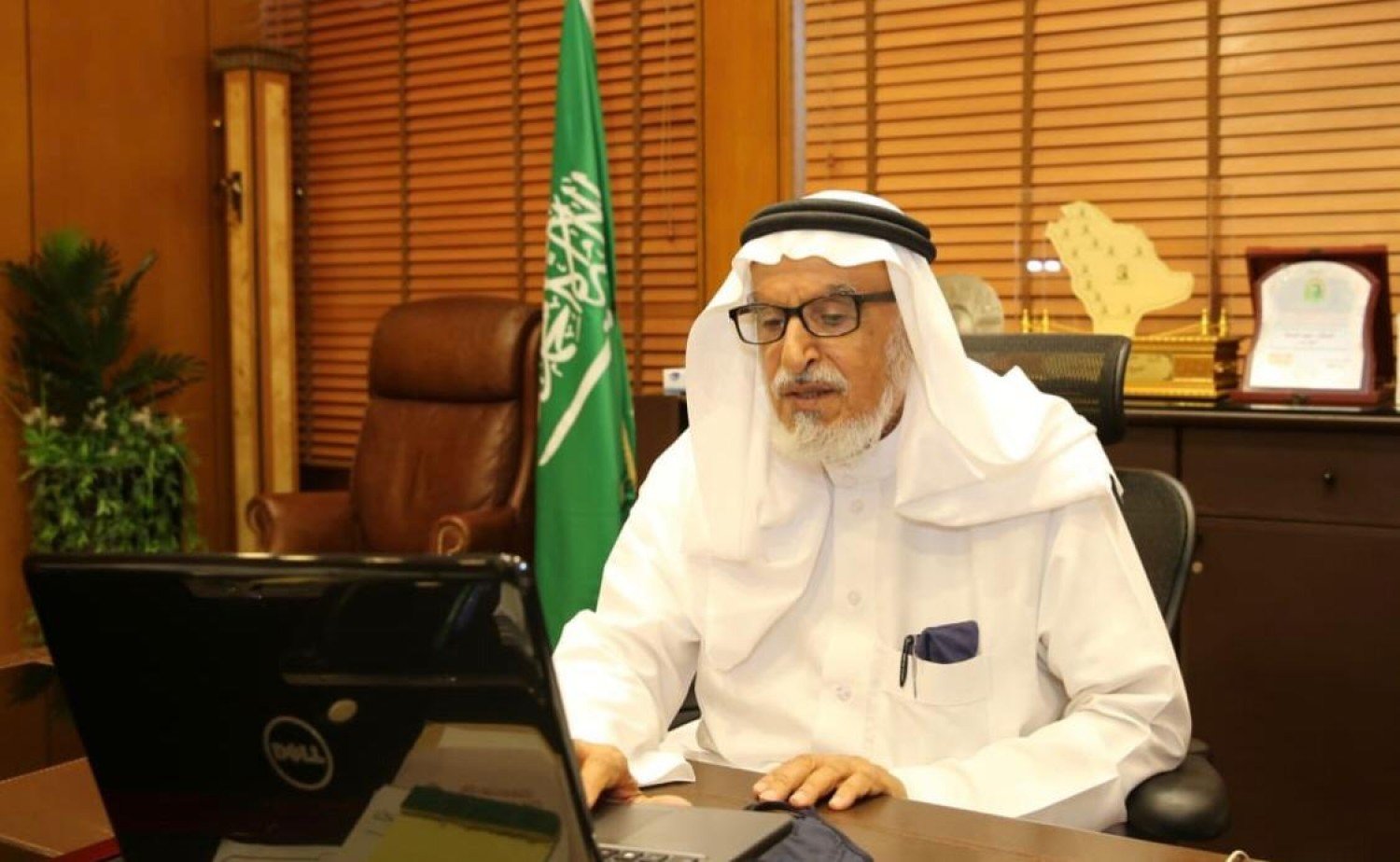 تنزيل 9 3 - أمر ملكي بتمديد خدمة الشيخ &laquo;فهد العواد&raquo; بالرئاسة العامة للبحوث العلمية والإفتاء