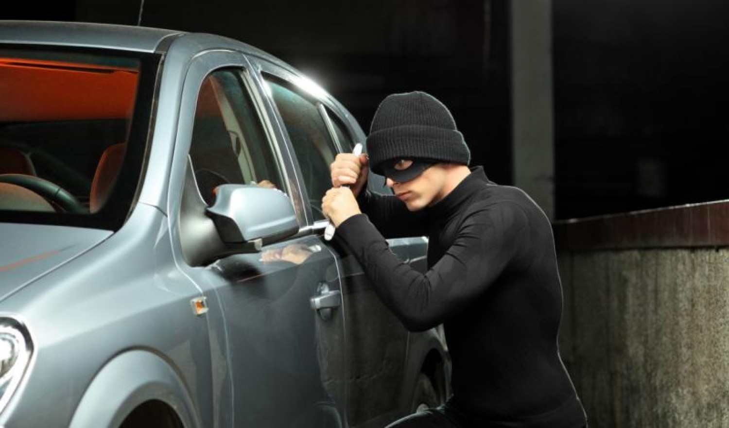 1 1 - 6 نصائح مهمة للوقاية من سرقة السيارات