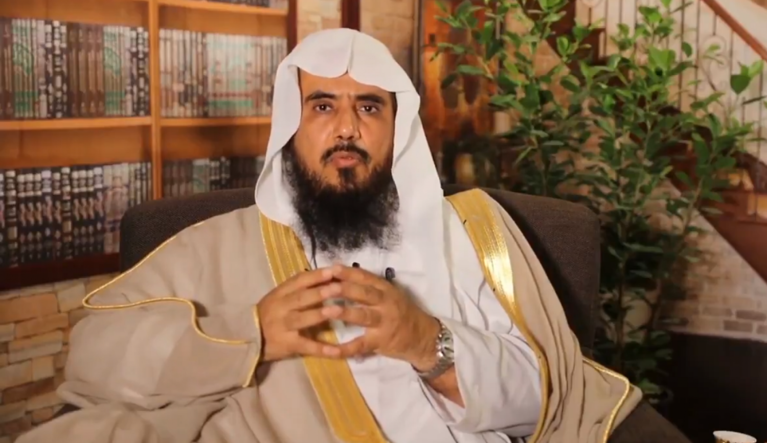 تنزيل 8 3 - هل يجوز للمتأخر أن يدخل مع الإمام في صلاة التراويح بنية صلاة العشاء؟