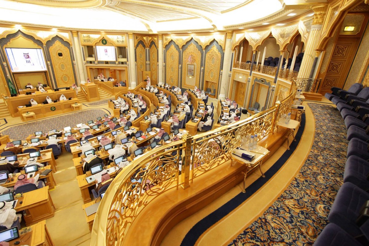 12 4 - ‏«الشورى» يوافق على تعديل مادتين من نظامي ‏التقاعد المدني والعسكري